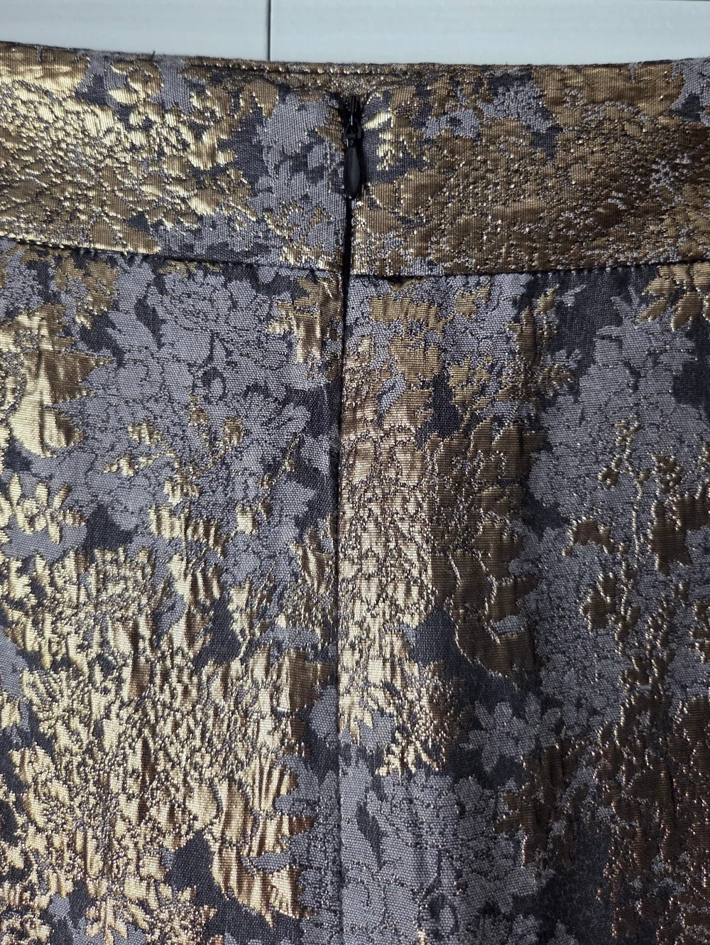 Liz Claiborne Metallic Gold Jacquard Pencil Skirt Size 16 Like New